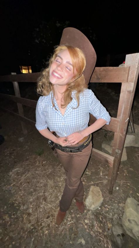 Cowgirl Halloween, Cowboy Costume, Celebrity Halloween Costumes, Cowgirl Costume, Fantasias Halloween, Jane Fonda, Strawberry Blonde, Extended Play, Billie Eilish