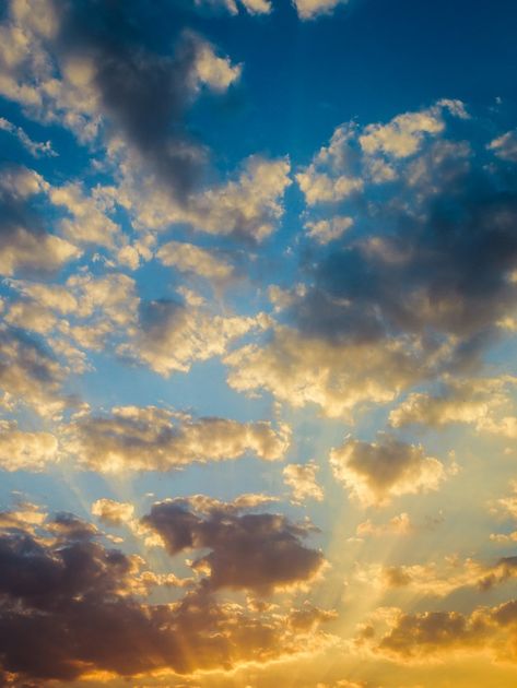 Hermoso atardecer y amanecer cielo con n... | Premium Photo #Freepik #photo #fondo #fondo-azul #luz #nube Sky Collection, Bullet Journal Aesthetic, Look At The Sky, Journal Aesthetic, Mind's Eye, Image Fun, Editing Background, Sunset Pictures, Instagram Filter