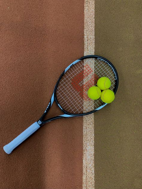 Aesthetic Tennis Racket, Tennis Asthetic Picture, Tennis Racket Aesthetic, Tennis Court Aesthetic, Tennis Core, Nigeria Travel, Wilson Tennis, Tennis Photography, Tennis Aesthetic