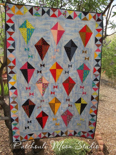 Travel Baby Nursery, Kite Quilt, Kite Tail, Fly A Kite, Go Fly A Kite, Quilt Magazine, Barn Quilt, Barn Quilts, Quilt Block Patterns