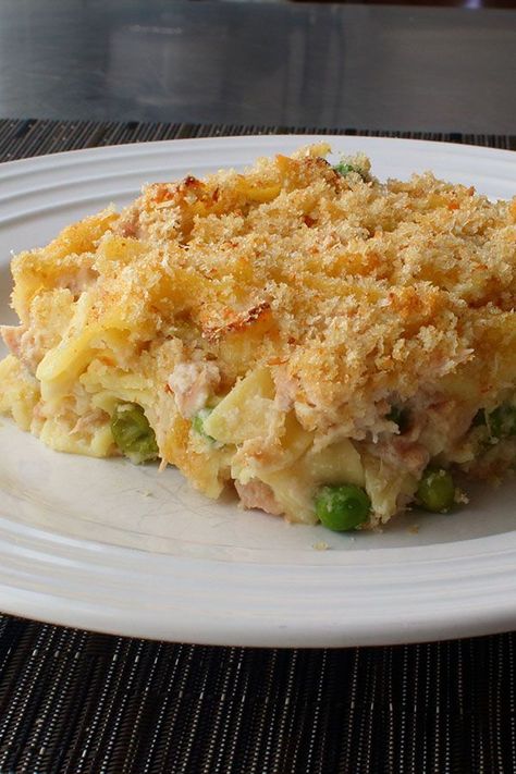 This tuna noodle casserole is a quick and easy tuna noodle casserole recipe! Bake the best tuna noodle casserole using white cheddar cheese, egg noodles, canned tuna, peas, and bread crumbs. You will love baking this tuna noodle casserole for an easy dinner! Tuna Noodle Casserole Small Batch, Tuna Noodle Casserole With Elbow Noodles, Tuna Noodle Casserole Easy Mushroom Soup, Tuna Noodle Casserole From Scratch, Tuna Noodle Casserole With Potato Chips, Tuna Noodle Casserole Without Cream Soup, Tuna Macaroni Casserole, Best Tuna Noodle Casserole, Tuna Casseroles