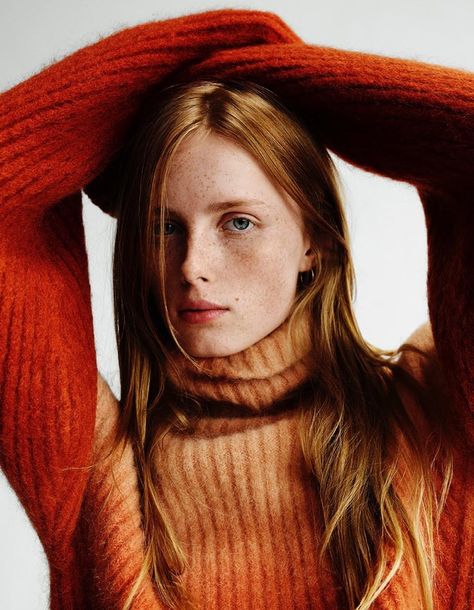 Rianne van Rompaey stars in H&M fall 2015 editorial Red Head Portrait, Knitwear Photoshoot, Sweater Poses, Redhead Portrait, Portraits Ideas, Portraits Inspiration, Fall Shoot, Fall Portraits, Studio Photography Fashion