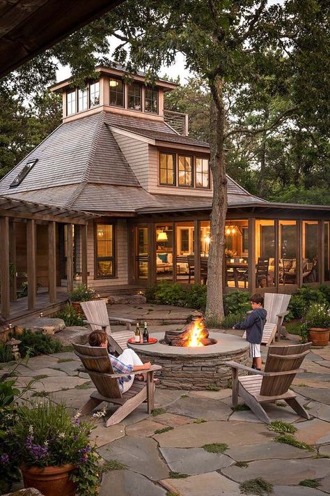 Rustic Exterior, Backyard Fireplace, Farmhouse Front Porches, Backyard Fire, Fire Pit Backyard, Paver Patio, Patio Stones, Backyard Patio Designs, Indoor Outdoor Living