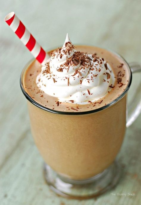 Frosty Mocha Punch is a cool, refreshing combination of chocolate, coffee and ice cream! It’s always a part of our family celebrations. Mocha Punch Recipe, Punch With Ice Cream, Mocha Punch, Best Punch Recipe, Holiday Punch Recipe, Low Calorie Vegan, Mocha Frappuccino, Ice Cream Drinks, Refreshing Beverages