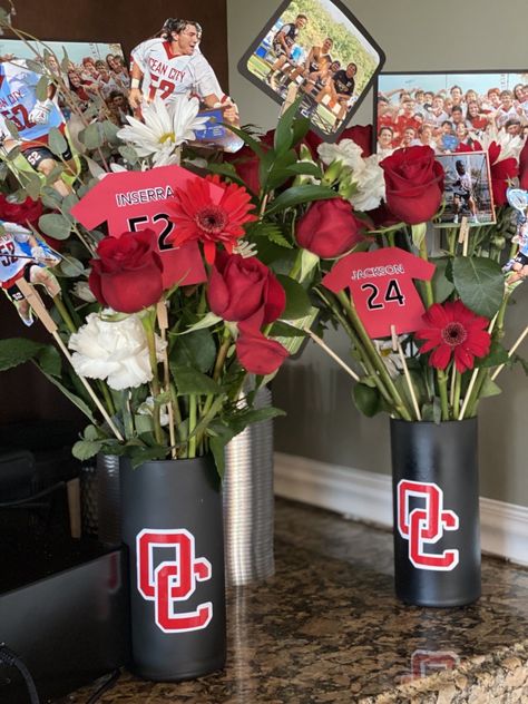 College Sports Banquet, Sports Themed Centerpieces Table Decorations, Cheer Banquet Centerpieces Diy, Senior Night Dinner Ideas, Centerpieces For Sports Banquet, Xc Banquet Centerpieces, High School Sports Banquet Centerpieces, Dance Banquet Centerpieces, Track Centerpiece Ideas