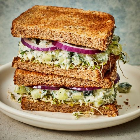 Cucumber Salad Sandwich Protein Sandwich, Flower Salad, Chickpea Quinoa, Creamy Cucumbers, Cucumber Sandwiches, Grain Bowl, Healthy Eating For Kids, Salad Sandwich, Chicken Eggs