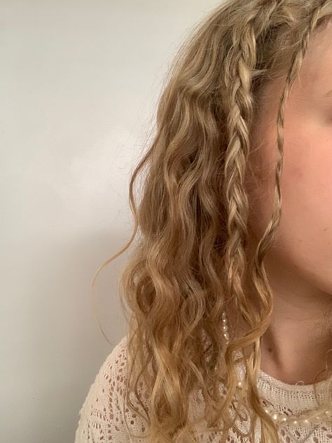 Wavy Hair Plait, Blonde Hair Plaits, Plaits On Curly Hair, Wavy Hair With Plaits, Curly Hair Plaits, Hair Plaits Ideas, Braided Curly Hair, Shin Hati, Adorable Hairstyles