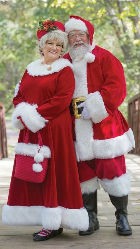 A Miser Brothers Christmas, Mrs Clause Costume, Mrs Santa Claus Costume, Santa Claus Movie, Mrs Claus Outfit, Santa Claus Photos, Santa Claus Outfit, Christmas Dress Up, Santa And Mrs Claus