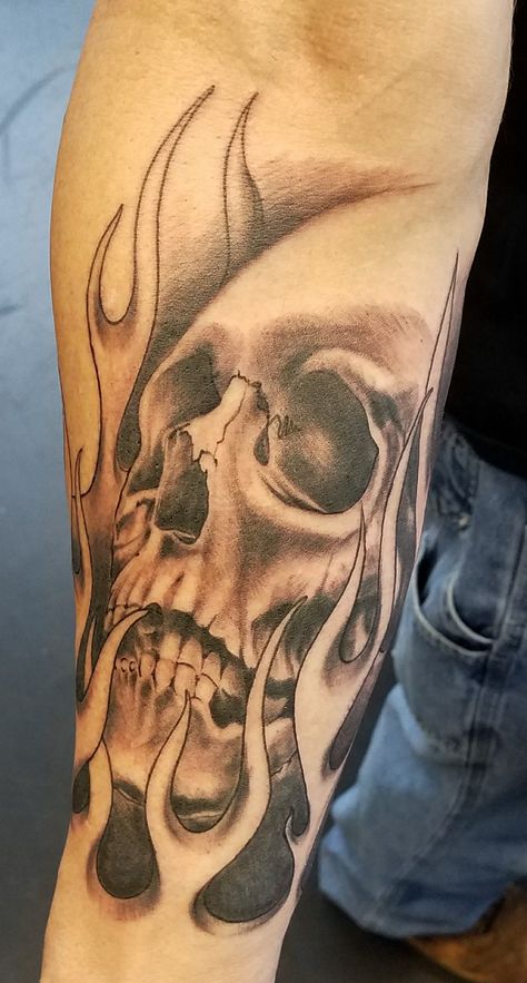 Skull Tattoo Design Forearm, Flame Tattoo Sleeve, Skull With Flames Tattoo, Flame Sleeve Tattoo, Skull Art Tattoo, Skull Hand Tattoo, Skull Sleeve Tattoos, Biker Tattoos, Flame Tattoos