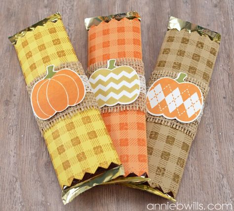 Easy Halloween Candy Bar Wrappers                                                                                                                                                                                 More Candy Bar Wrapper Ideas, Fall Candy Crafts, Halloween Candy Bar Ideas, Halloween Candy Bar Wrappers, Annie Williams, Halloween Candy Bar, Hershey Bar Wrappers, Fall Candy, Easy Fall Crafts