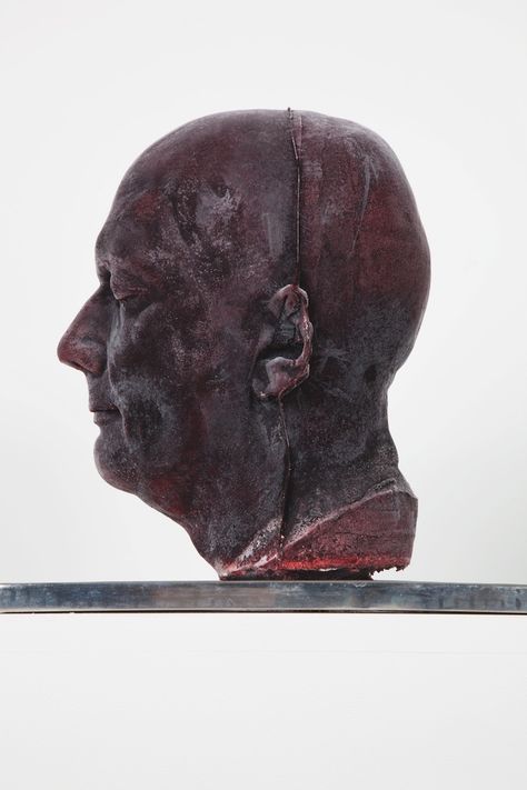 Self-Portraits Made With Blood By Artist Marc Quinn - IGNANT Abstract Portrait Sculpture, Self Portrait Sculpture, Emotion Sculpture, Gunther Von Hagens, Relief Portrait Sculpture, Marc Quinn Sculpture, Chaotic Beauty, Bald People, Famous Self Portraits