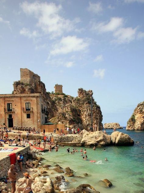 Noto Sicily Italy, Sicilian Beaches, Sicily Trip, Cefalu Sicily, Town And Country Magazine, Sicily Travel, Country Magazine, Italy Photography, Voyage Europe