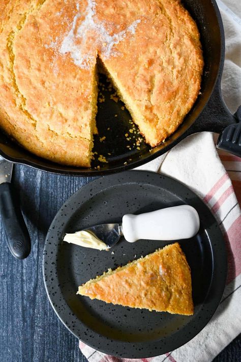 Learn how to make perfect southern-style gluten-free cornbread from scratch the way Grandma used to make it! Gluten Free Buttermilk Cornbread, Best Gluten Free Cornbread Recipe, Cornbread Recipe Gluten Free, Masa Cornbread, Stove Top Cornbread, Cornbread Gluten Free, Cornbread From Scratch, Gluten Free Cornbread Recipe, Old Fashioned Cornbread