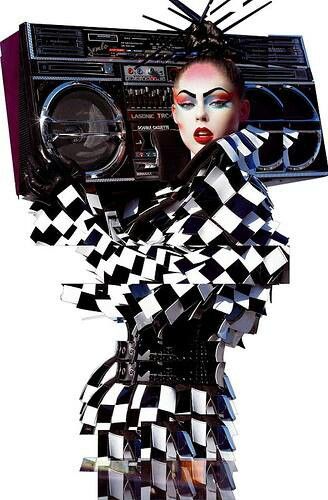 Gareth Pugh Vogue Photographers, Jean Shrimpton, Mode Editorials, Ellen Von Unwerth, Pose Fotografi, High Fashion Editorial, High Fashion Photography, Gareth Pugh, Steven Meisel