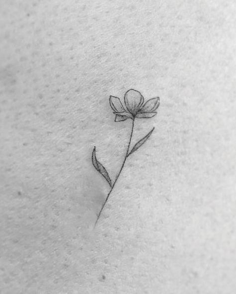 Sweet Pea Wrist Tattoo, Dainty Sweet Pea Tattoo, Potato Flower Tattoo, Small Sweet Pea Tattoo, Sweet Pea Tattoo Design, Sweetpea Tattoo, Sweat Pea Tattoo, Sweetpea Flower Tattoo, Sweet Pea Flower Tattoo