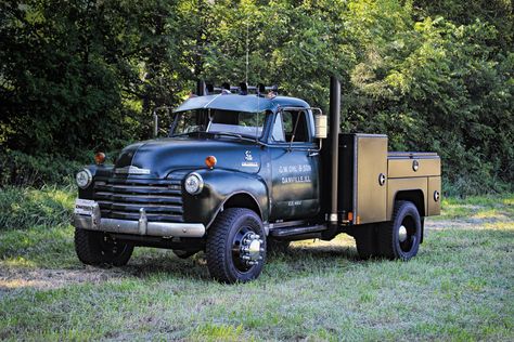 Vintage Trucks For Sale, Truck Conversion, Welding Trucks, Welding Rig, Cummins Turbo Diesel, Chevy Ls, Service Truck, Custom Truck Beds, Vintage Pickup