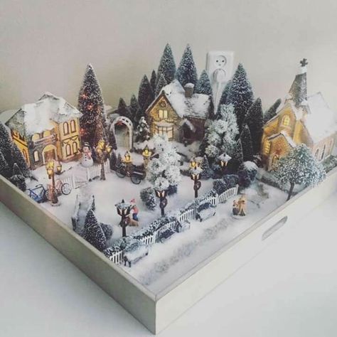 Village Christmas Display, Christmas Mini Village, Mini Christmas Village Display Ideas Diy, Lemax Christmas Village Ideas, Christmas Village Ideas Diy, Xmas Village Display Ideas, Christmas Village Centerpiece, Christmas Village Ideas, Christmas Village Diy