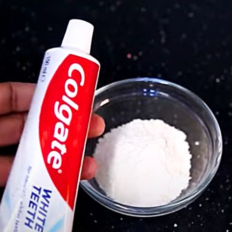 Toothpaste Roach Bait Recipe - Easy Homemade Roach Bait Balls - Natural Pest Control Kill Roaches, Toothpaste Recipe, Roach Killer, Natural Pesticides, Natural Pest Control, Home Health Care, Balls Recipe, White Teeth, Home Health