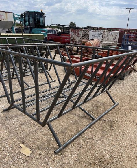 Fence Line Round Bale Feeder, Ag Mechanics Projects Welding, Ag Mech Projects, Ag Mechanics Projects Ideas, Cattle Fence, Round Bale Feeder, Ag Mechanics, Cattle Facility, Cattle Feeder