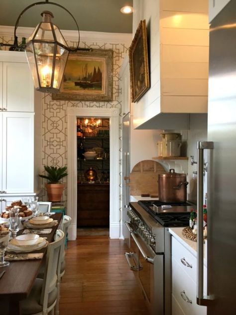 2016 Traditional Home New Orleans Showhouse – Part One New Orleans Decor, Old World Kitchens, Traditional Kitchen Design, Classic Kitchen, Traditional Home, Kitchen Area, Traditional Kitchen, Beautiful Kitchens, Kitchen Style