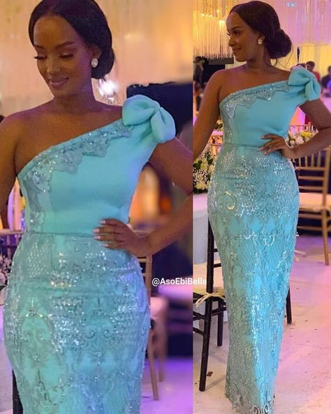 cd0dce8fca267bf1fb86cf43e18d5598desc44171801ri Aso Ebi Wedding Guest, Asoebi Gown Styles, Aso Ebi Styles Lace, Chic Workwear, African Lace Styles, Lace Gown Styles, African Fashion Skirts, African Dresses Modern, African Wear Dresses