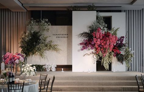 Wedding Party Room, Small Wedding Bouquets, False Wall, Wedding Stage Design, Diy Wedding Backdrop, Florist Design, Wedding Backdrop Design, Wedding Backdrop Decorations, Wedding Design Decoration