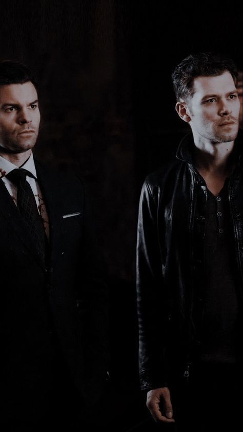 Klaus And Elijah Wallpaper, Klaus Mikaelson And Elijah, Mikaelson Siblings, Elijah Michaelson, Klaus And Elijah, Mikaelson Brothers, Originals Characters, Mikaelson Family, Klaus The Originals