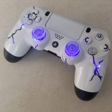 Cool Ps4 Controllers, Control Ps4, Ps4 Controller Custom, Ps4 Controller Skin, Orange Led Lights, Custom Controller, Handheld Video Games, Led Clothing, Gamer Setup