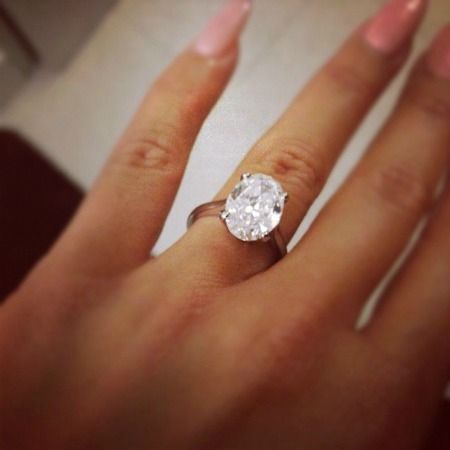 MY PERFECT RING! Rose Wedding Ring, Engagement Celebration, Celebrity Engagement Rings, Wiz Khalifa, Amber Rose, Oval Engagement, Rose Engagement Ring, Rock On, Jolie Photo