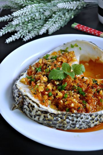 Sweet & Savoury Steamed Cod Fish with Crunchy Turnips & Garlic in Spicy Bean Paste - Eat What Tonight Steamed Cod, Steamed Eggplant, Steamed Fish Recipes, Chinese Fish, Mackerel Recipes, Steamed Fish, Singapore Food, Turnips, Cod Fish