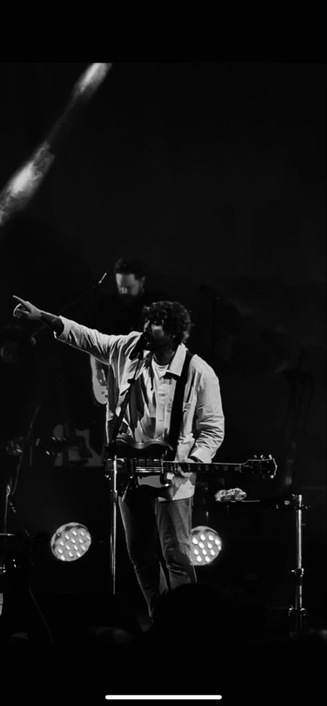 James Arthur concert plack and white it all makes sens in the end you imposible x factor naked James Arthur Wallpaper, James Arthur, James 3, Dream Concert, Bedroom Pictures, King James, Charli D Amelio, Warsaw, Bedroom Ideas