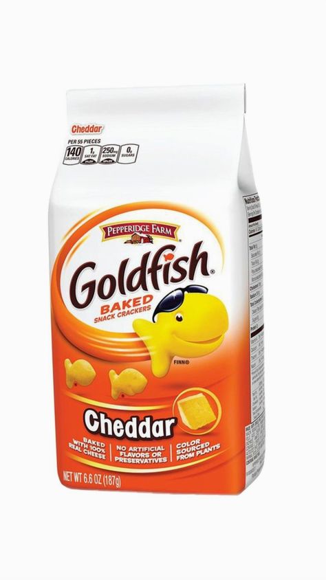 Indulge in the irresistible crunch of Goldfish Cheddar Snack Crackers, a delightful treat baked to perfection with real cheese. Perfect for snacking on the go or adding a cheesy twist to your lunchbox, these crackers offer a burst of flavor in every bite. Whether you're hosting a party or enjoying a quiet evening at home, these cheesy delights are sure to satisfy your cravings. Treat yourself to a snack that's both delicious and wholesome, made with quality ingredients you can trust. Goldfish Snack, Snack Crackers, Fish Snacks, American Snacks, Baked Crackers, Goldfish Crackers, Pepperidge Farm, Cracker Snacks, No Bake Snacks