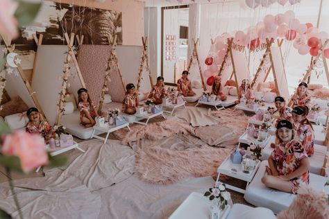 Preppy Party Decorations, Preppy Sleepover, Event Venue Design, Boho Tent, Birthday Sleepover Ideas, Slumber Party Birthday, Sleepover Birthday, Teepee Party, Spa Room Decor