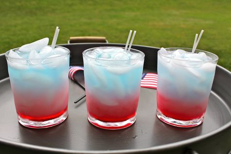 IMG_0102 Patriotic Punch, Patriotic Drinks, Fourth Of July Drinks, 4th Of July Cocktails, Themed Cocktails, Blue Punch, Blue Jello, 4th Of July Photos, Patriotic Food