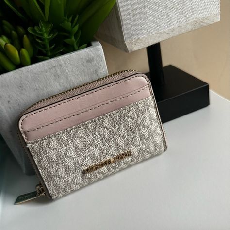 Michael Kors wallet Wallet For Women, Michael Kors Wallet, Wallet Shop, Michael Kors Handbags, Wallets For Women, Leather Wallet, Slots, Michael Kors, Wallet