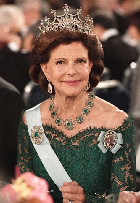 Queen Silvia Of Sweden, Queen Of Sweden, Princess Sofia Of Sweden, Women Lawyer, Royal Crown Jewels, Swedish Royalty, Princess Victoria Of Sweden, Royal Crowns, Royal Tiaras