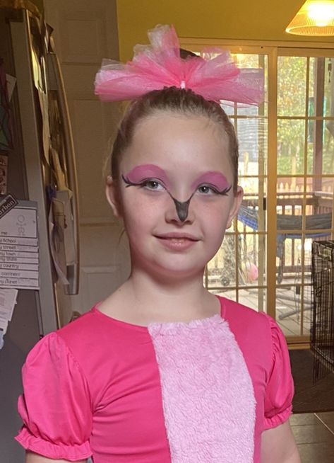 Flamingo Costume Makeup, Flamingo Face Paint Easy, Flamingo Face Painting, Flamingo Makeup Halloween, Flamingo Face Paint, Flamingo Facts, Flamingo Makeup, Flamingo Costume, Face Painting Easy