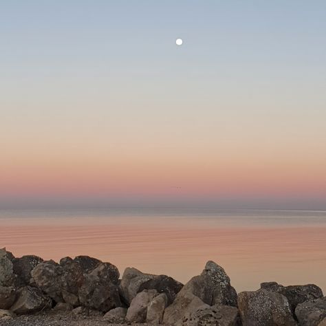 Pink Sunset Beach Aesthetic, Pastel Sunset Aesthetic, Pastel Beach Sunset, Pink Sunset Aesthetic, Beach Pastel, Pastel Beach, Pastel Sunset, Pink Ocean, August Month