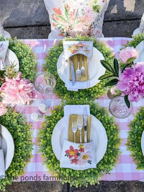 Mother's Day Luncheon Ideas with Creative Tablescape - The Ponds Farmhouse Silverware Pockets, Spring Fling Party, Lemon Tablescape, Brunch Table Setting, Luncheon Ideas, Recycled Silverware, Vintage Table Setting, Vintage Tea Parties, Wow Mom