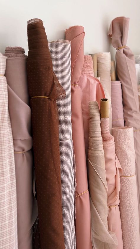 Dream Job Aesthetic, Atelier Aesthetic, Aesthetic Working, Job Aesthetic, Sewing Atelier, Fashion Job, Sewing Aesthetic, Sewing Photography, Soft Autumn Color Palette