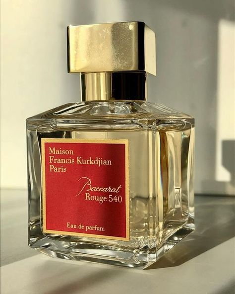 Perfume Luxury, Aesthetic Perfume, Perfume Aesthetic, Baccarat Rouge 540, Parfum Chanel, Fragrances Perfume Woman, Perfume Collection Fragrance, Fragrance Samples, La Rive