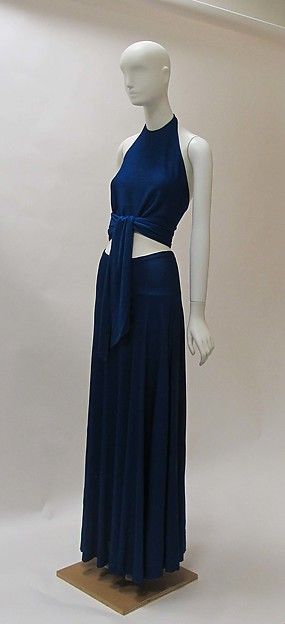 Halston Dress - American 1976-78. Silk. The Met Halston Vintage, Halston Dress, 70’s Fashion, Vintage Gowns, Vintage Couture, 1970s Fashion, 70s Dress, Zac Posen, Historical Fashion