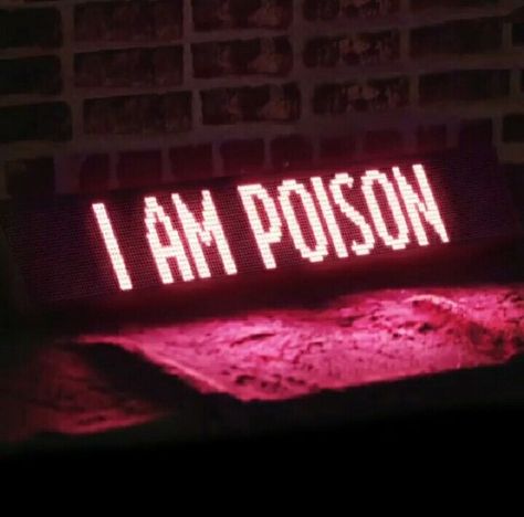 I Am Poison, Walburga Black, Heather Chandler, Badass Aesthetic, Neon Aesthetic, Aesthetic People, Fluttershy, Red Aesthetic, Magazine Photography