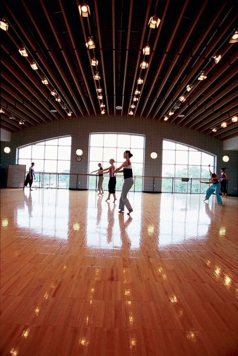 dance studio Beautiful Dance Studio, Luxury Classroom, Huge Classroom, Dance Studio Aesthetic, Studio Hacks, Dance Classroom, Dancing Studio, Dance Studio Design, Dance Studio Decor