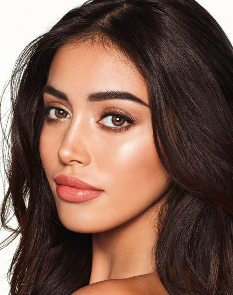 Charlotte Tilbury to Open First Stores Outside UK [PHOTOS] – WWD Hd Make Up, Classic Eyeliner, Goddess Makeup, Golden Goddess, Simple Eye Makeup, Cindy Kimberly, Makeup For Brown Eyes, Makeup Trends, Charlotte Tilbury