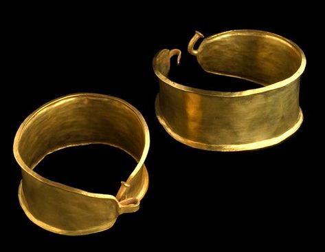 Gold Bracelets | Gold Bracelets From: National Museum Cardif… | Flickr Ancient Accessories, Gold Objects, Megalithic Structures, Ancient Treasure, Egyptian Accessories, Welsh Gold, Ancient Jewels, Ancient Jewellery, Historical Jewellery