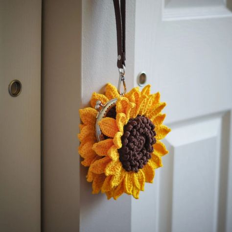 Sunflower🌻wristlet purse - a novelty bag. There must be days that we need to carry a little sunshine with us. Sunflower Bag, Crochet Purse, Novelty Bags, Wristlet Purse, Crochet Purses, May 31, We Need, Sunflower, Pouch