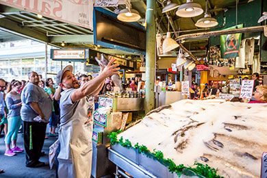 Looking to Visit Seattle Tours Tour of Pike Place Market - Classic in Seattle, WA? Find more information about this attraction and other nearby Seattle family attractions and hotels on Family Vacation Critic. Pike Place Market Seattle, Cedar Point, Pike Place Market, National Mall, Pike Place, Fish Market, Family Vacation Destinations, Tourist Trap, Puget Sound