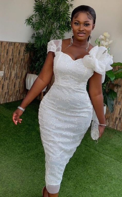 Long Lace Dress Styles Ghana, White Lace Dress Styles Ghana For Wedding, White Lace Dress Styles Ghana For Naming Ceremony, Lace Fashion Ghana, White Lace Dress Styles Ghana, Lace Dress Styles Ghana, Long Green Bridesmaid Dresses, Yakoema Fashion, White Lace Dress Short