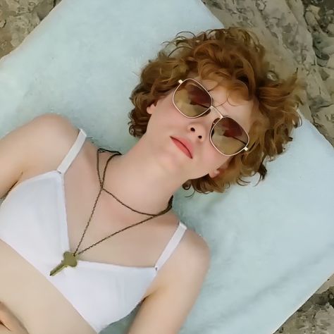 #BeverlyMarsh#IT#chapter1#icon Pretty Gif, Beverly Marsh, Queen Sophia, Sophia Lillis, It The Clown Movie, Dream Hair, Round Sunglass Women, Pretty Woman, Hair Inspo